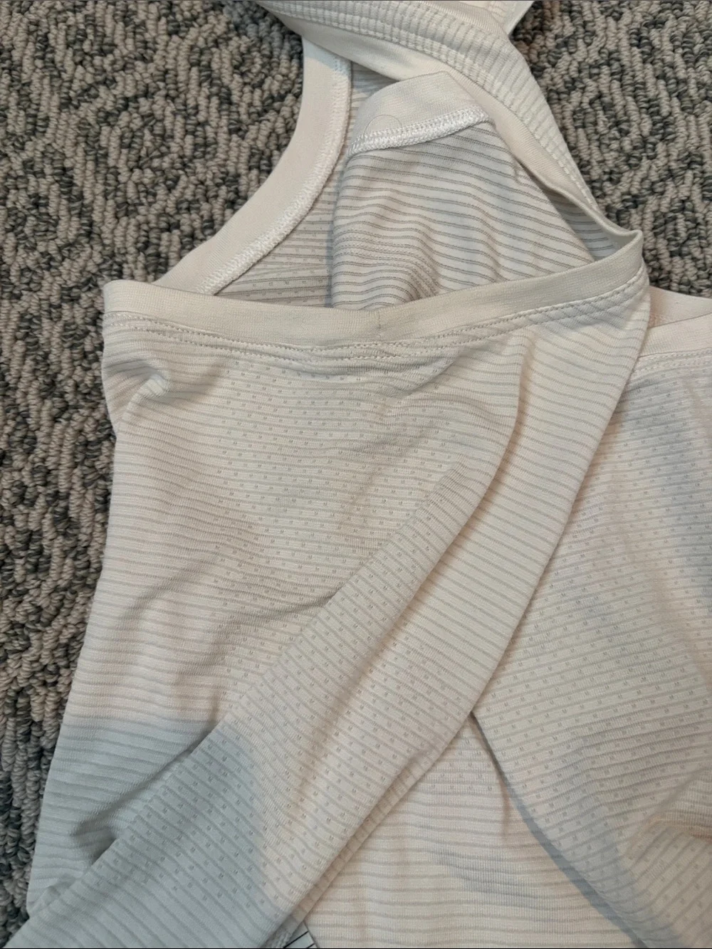 lululemon athletica White Swiftly Size 6 Racerback Seamless Tank